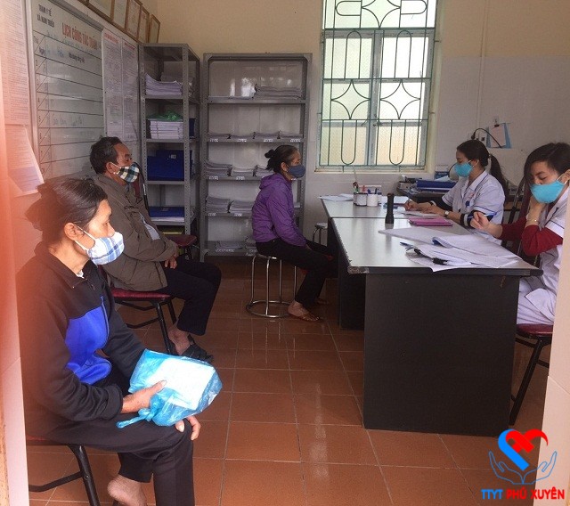 Trạm Y tế xã Nam Triều tích cực trong công tác khám chữa bệnh và phòng chống dịch Covid 19