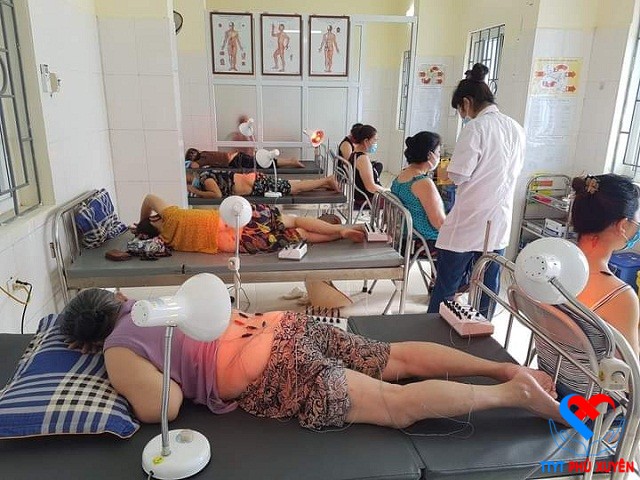 Công tác khám chữa bệnh Y học cổ truyền bằng một số phương pháp không dùng thuốc tại trạm Y tế thị trấn Phú Xuyên 3